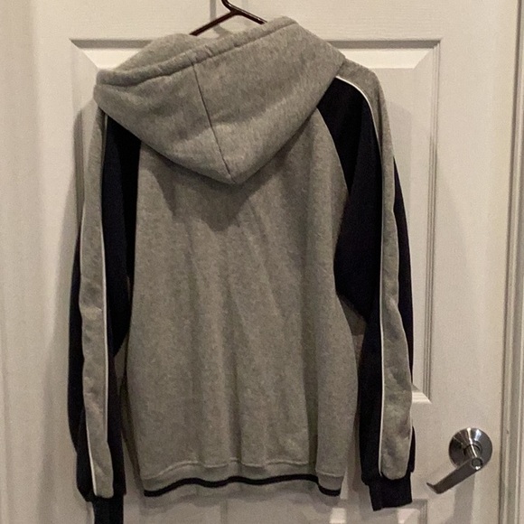 Sweatshirt - Picture 6 of 6